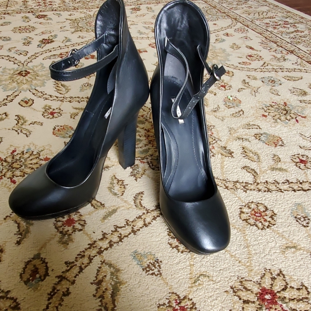 Black leather Leon Max stacked heels w/ankle strap